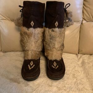 Muk Mukluks Brown suede size 40